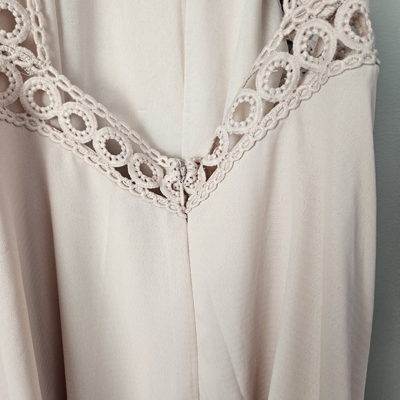 Lulu’s Pink Halter Mini Dress Crochet Large - Picture 10 of 13